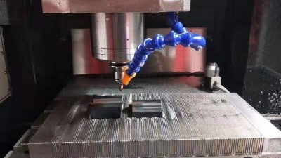 鋁合金板精雕機(jī)的優(yōu)勢(shì)有哪些呢？